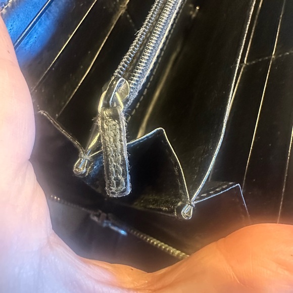 Gucci GG Black Leather Wallet with Silver Logo Charm Women’s Luxury - Picture 13 of 14